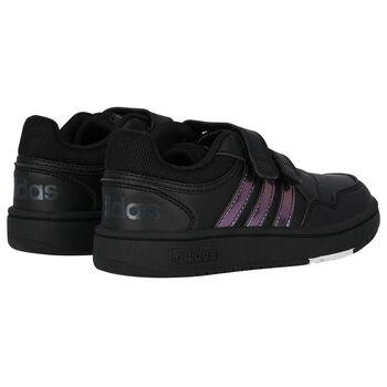 حذاء رياضي بالشعار  باللون الأسود 